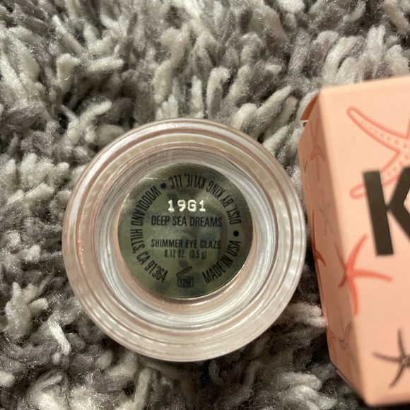 ⭐️ HOST PICK⭐️🆕Kylie cosmetics LE summer eye glaze - Picture 3 of 4